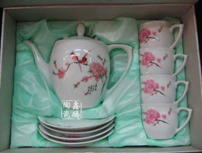 粉彩花卉茶具 集觀賞、饋贈與實用于一體的陶瓷藝術(shù)